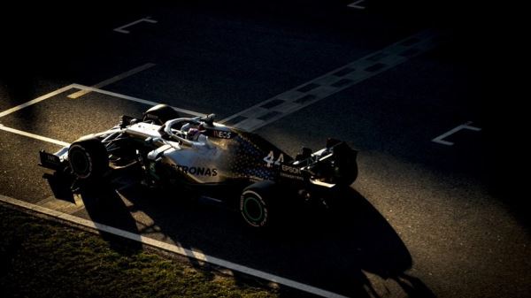 Команда Mercedes завершила первый блок тестов быстрейшими временами